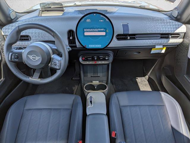 Used 2025 MINI Cooper 2-Door Hardtop FWD image 18