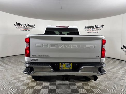 Used 2025 Chevrolet Silverado 2500 LT w/ Convenience Package AWD/4WD image 5