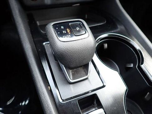 Used 2024 Nissan Rogue SV image 18