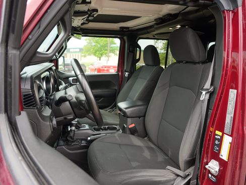 Used 2022 Jeep Gladiator Sport AWD/4WD image 12