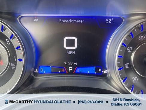 Used 2022 Chrysler 300 Touring L w/ Comfort Group RWD image 8
