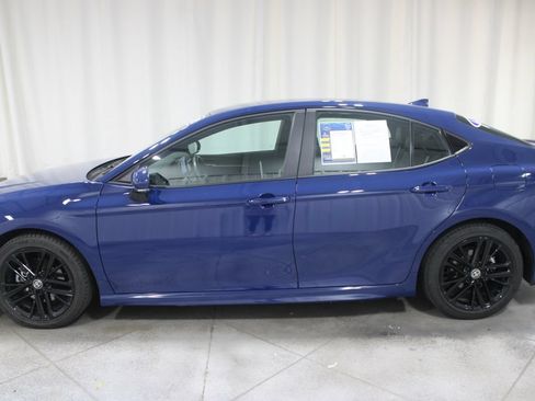 Used 2025 Toyota Camry SE FWD image 6