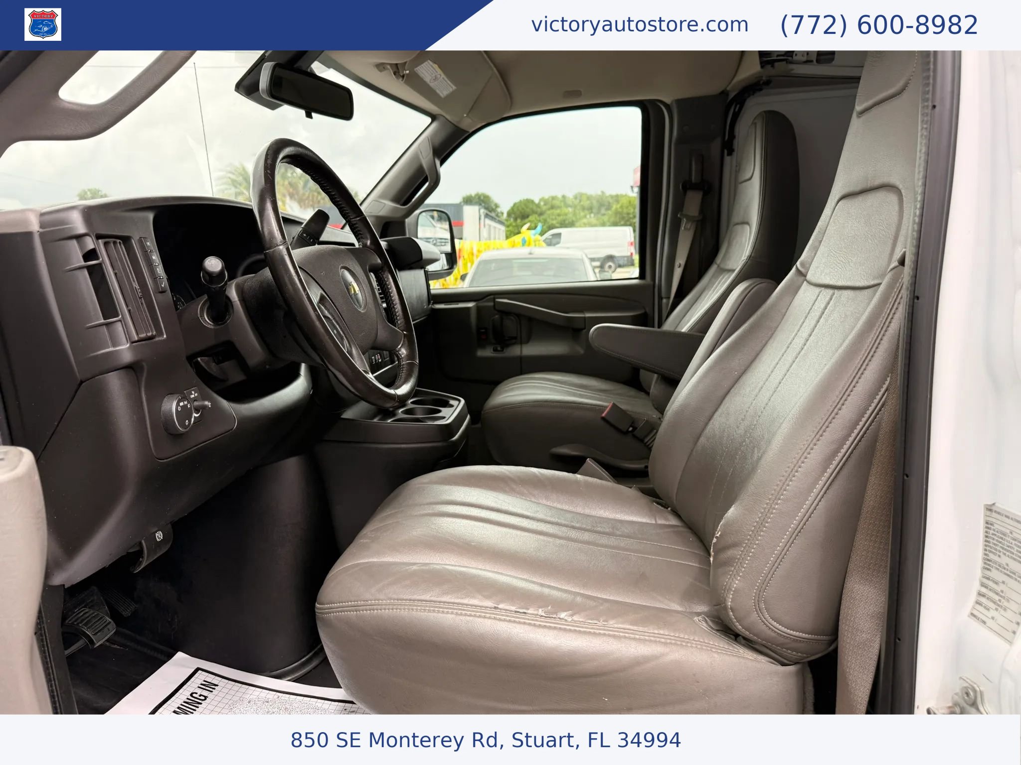 Used 2020 Chevrolet Express 2500 w/ Driver Convenience Package RWD image 3
