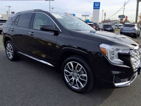 Used 2022 GMC Terrain Denali image 8