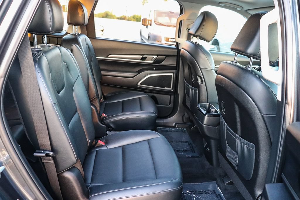 Used 2022 Kia Telluride S FWD image 19