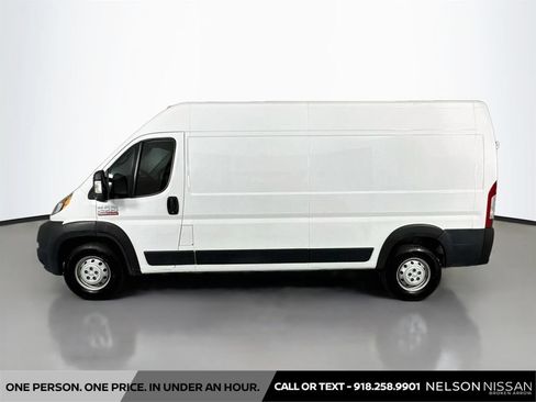 Used 2022 RAM ProMaster 2500 w/ Driver Convenience Group FWD image 8