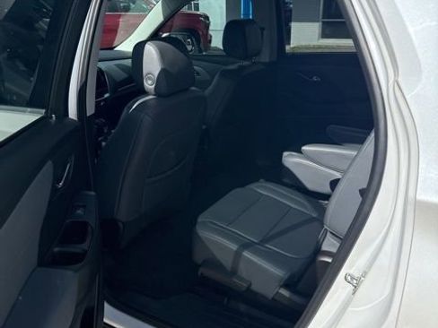 Used 2021 Chevrolet Traverse LT w/ LT Premium Package FWD image 10