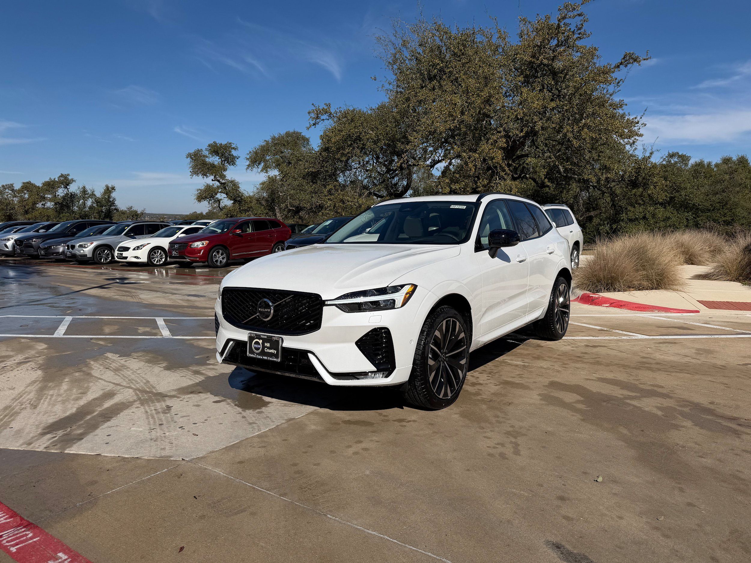 New 2026 Volvo XC60 B5 Ultra w/ Protection Package Premier AWD/4WD image 2