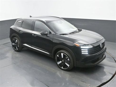 Used 2025 Nissan Kicks SR image 28