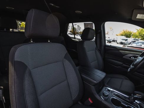 Used 2022 Chevrolet Traverse LT AWD/4WD image 28