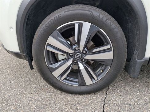 Used 2023 Nissan Rogue SL w/ SL Premium Package image 21