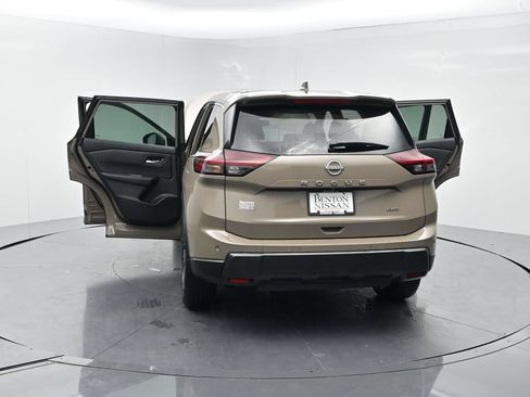 Used 2025 Nissan Rogue SV AWD/4WD image 30