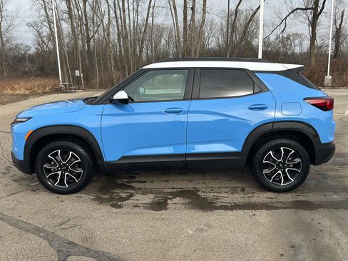 Used 2024 Chevrolet TrailBlazer ACTIV w/ Convenience Package image 2