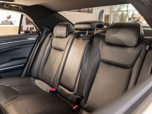 Used 2012 Chrysler 300 C w/ 19-Premium Speaker Group image 32