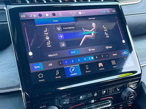 Used 2025 Jeep Grand Cherokee Overland w/ Adv Protech Group III image 21