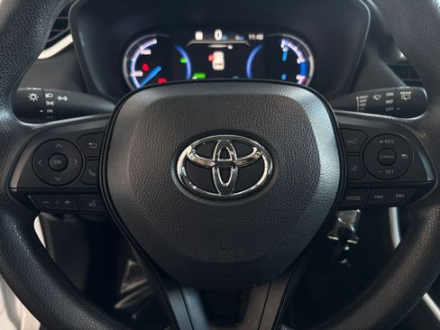 Used 2025 Toyota RAV4 LE image 32