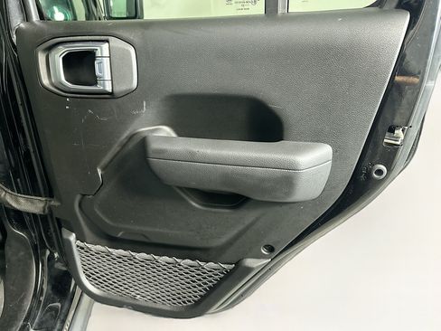 Used 2023 Jeep Wrangler Unlimited w/ Cold Weather Group AWD/4WD image 30