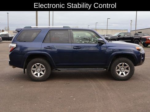Used 2014 Toyota 4Runner SR5 image 7