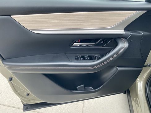 Certified 2025 MAZDA CX-70 Plug-In Hybrid w/ Premium Pkg image 13