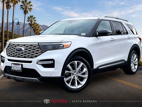 Used 2023 Ford Explorer Platinum w/ Technology Package RWD image 3
