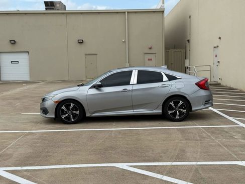 Used 2017 Honda Civic Touring image 5