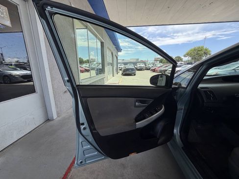 Used 2013 Toyota Prius Three w/ Solar Roof Pkg FWD image 8