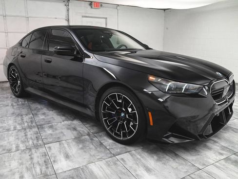 Used 2025 BMW M5 w/ Executive Package AWD/4WD image 3