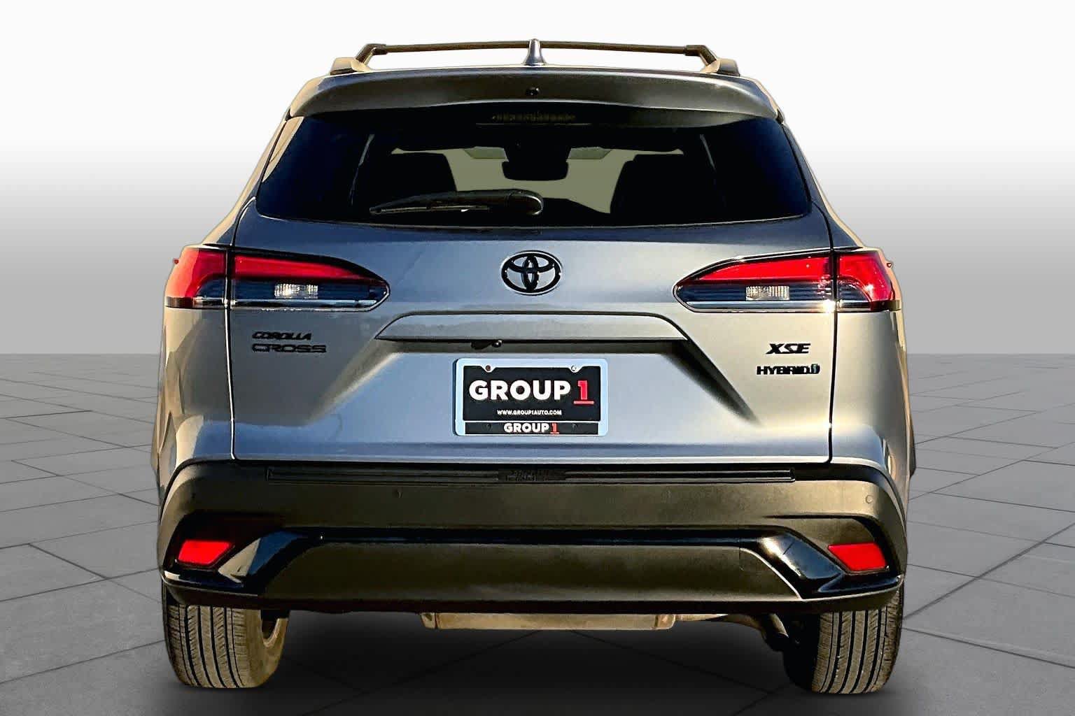 Used 2024 Toyota Corolla Cross AWD Hybrid w/ Convenience Package image 5