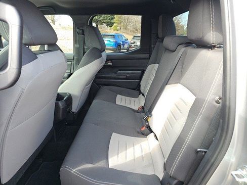 Used 2025 Toyota Tacoma TRD Off-Road image 18