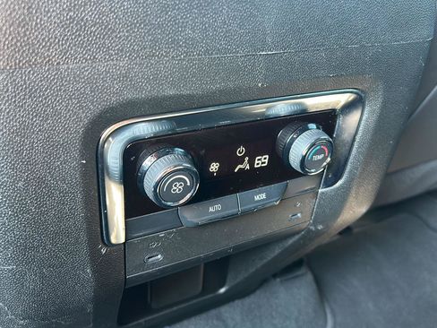 Used 2025 Chevrolet Tahoe LT AWD/4WD image 14