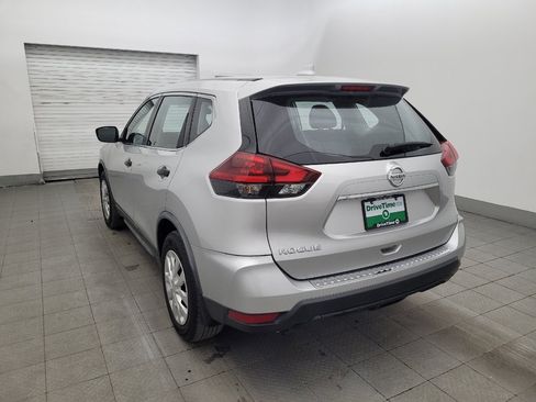 Used 2018 Nissan Rogue S FWD image 5