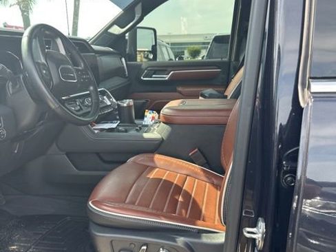 Used 2024 GMC Sierra 3500 Denali Ultimate AWD/4WD image 8