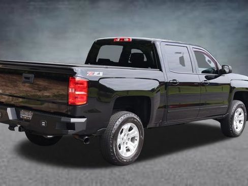 Used 2018 Chevrolet Silverado 1500 LT w/ All Star Edition AWD/4WD image 3
