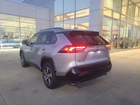 Used 2023 Toyota RAV4 SE image 5