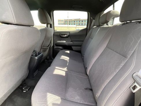 Used 2019 Toyota Tacoma TRD Sport AWD/4WD image 27