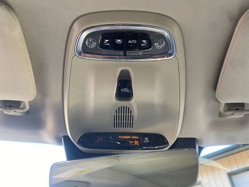 Used 2017 Volvo XC90 T6 Momentum w/ Vision Package image 23