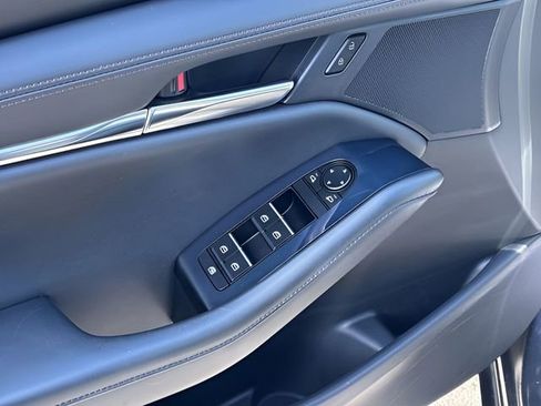 Used 2022 MAZDA MAZDA3 s image 20