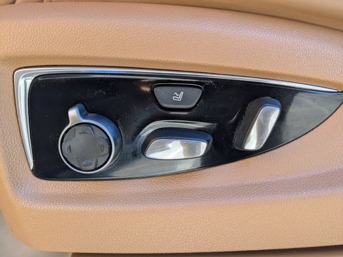 Used 2017 Cadillac Escalade Platinum image 23