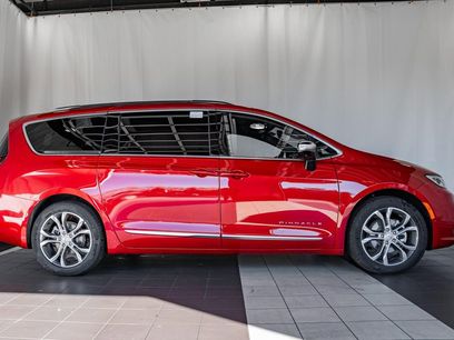 New 2026 Chrysler Pacifica Pinnacle
