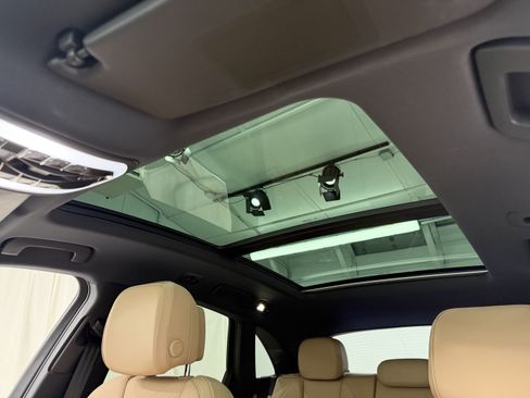 Certified 2023 Porsche Macan S AWD/4WD image 35