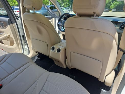 Certified 2022 Mercedes-Benz GLC 300 image 11