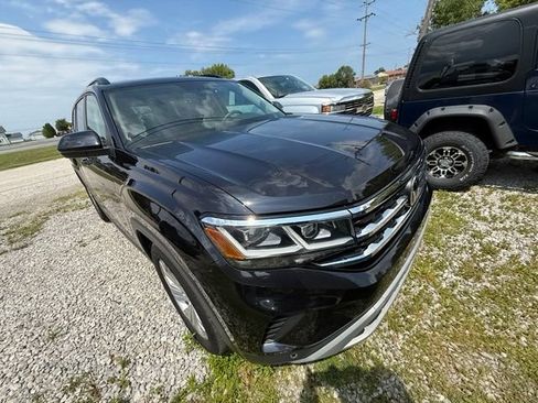 Used 2023 Volkswagen Atlas SE w/ Panoramic Sunroof Package FWD image 5