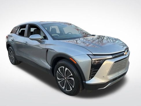New 2025 Chevrolet Blazer EV LT w/ Super Cruise Package AWD/4WD image 3