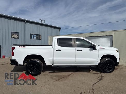 Used 2021 Chevrolet Silverado 1500 LT Trail Boss w/ Convenience Package II image 4