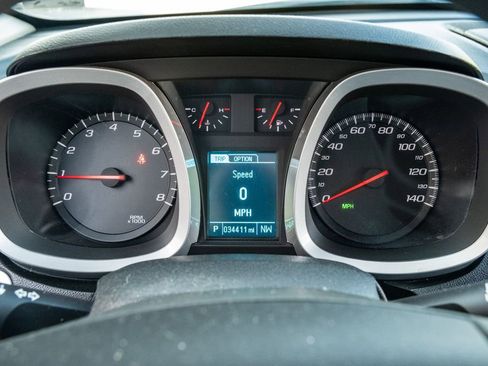 Used 2016 Chevrolet Equinox LS image 2