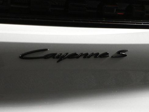Used 2026 Porsche Cayenne S AWD/4WD image 46
