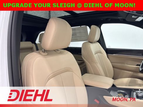 New 2025 Jeep Grand Cherokee Limited w/ Luxury Tech Group II image 14