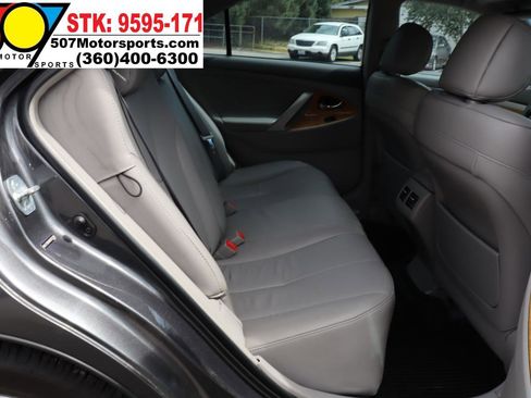 Used 2007 Toyota Camry XLE FWD image 16