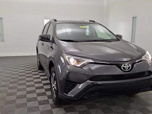 Used 2016 Toyota RAV4 LE image 7