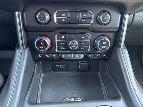 Used 2024 Chevrolet Tahoe Premier AWD/4WD image 30